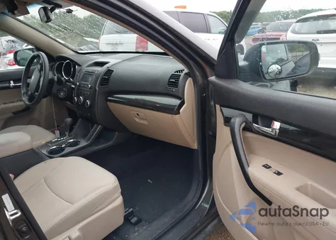 2013 Kia Sorento Lx z USA, uszkodzony, nr VIN 5XYKTCA6XDG332628